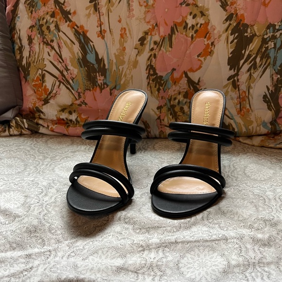 Shakala Black Dress Sandals - Picture 2 of 7